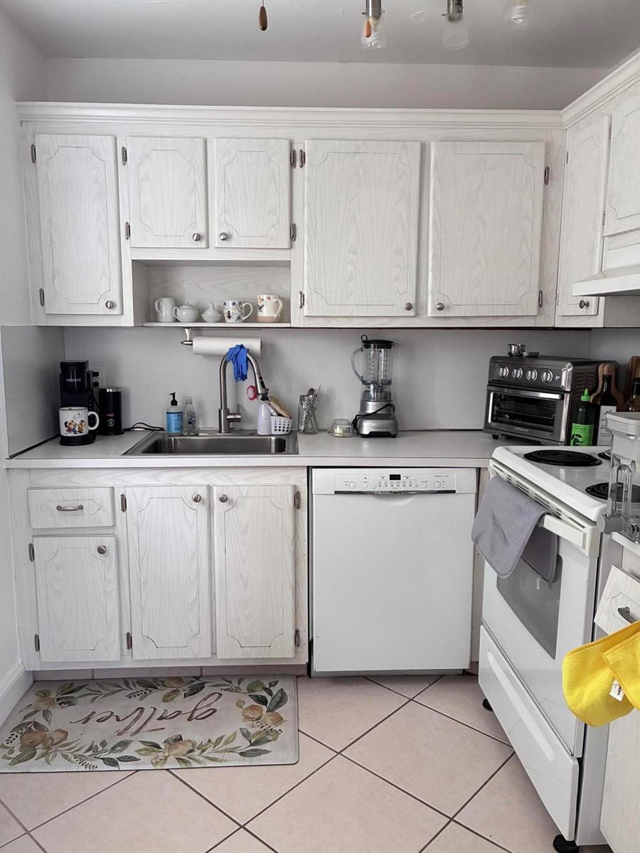276 Brittany F, Delray Beach FL 33446