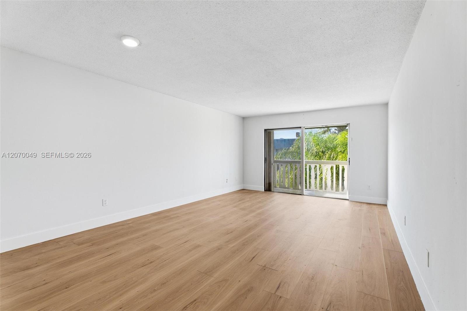 15205 NE 6th Ave # D305, Miami FL 33162