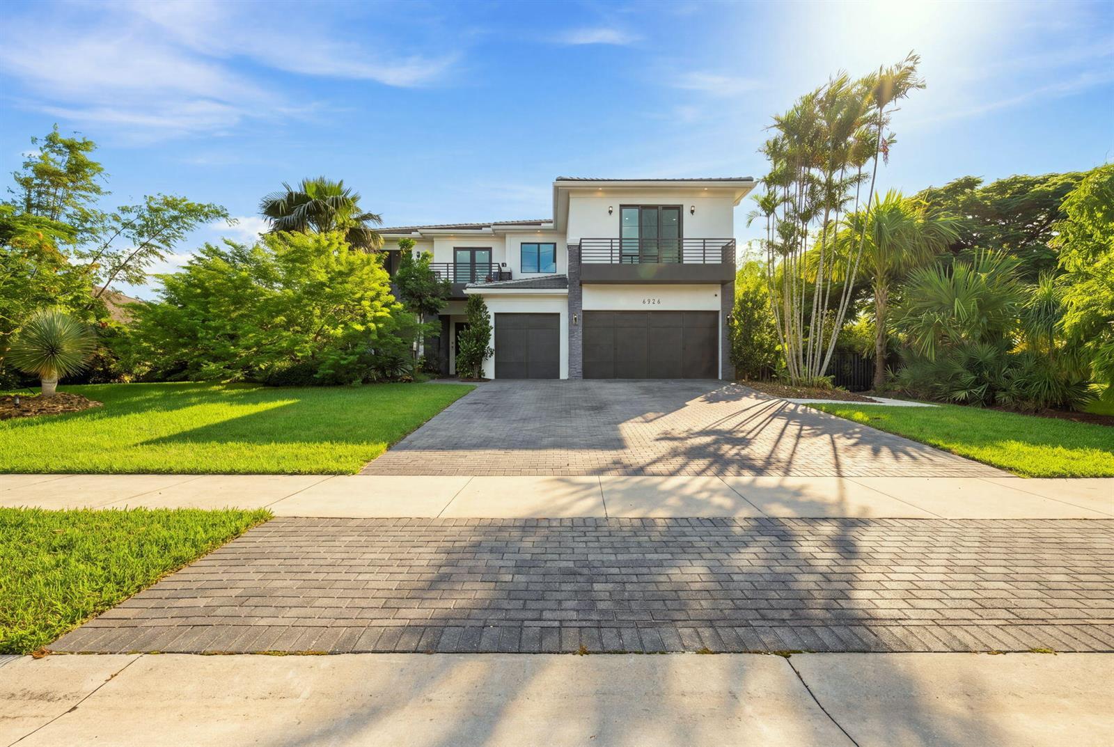 6924 N STILLWATER SHORES Drive, Davie FL 33314