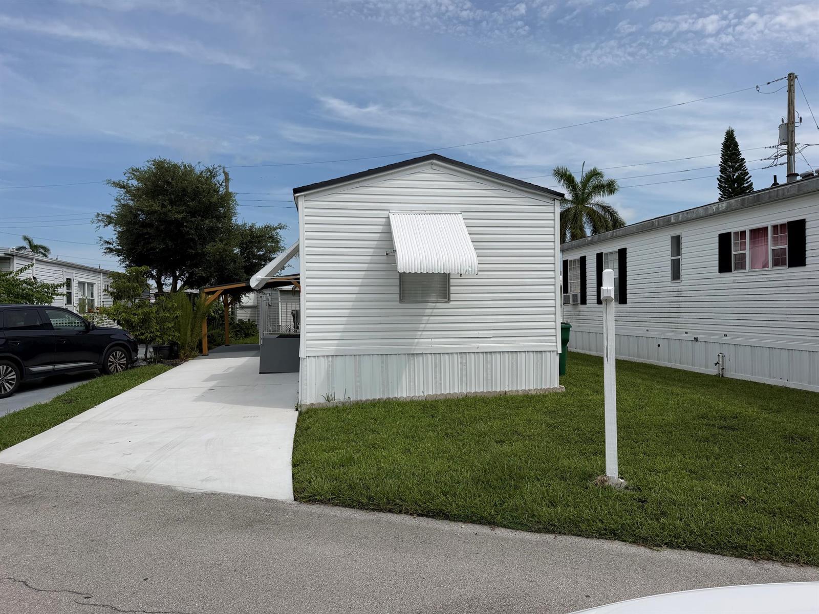8517 SW 17TH Court, Davie FL 33324