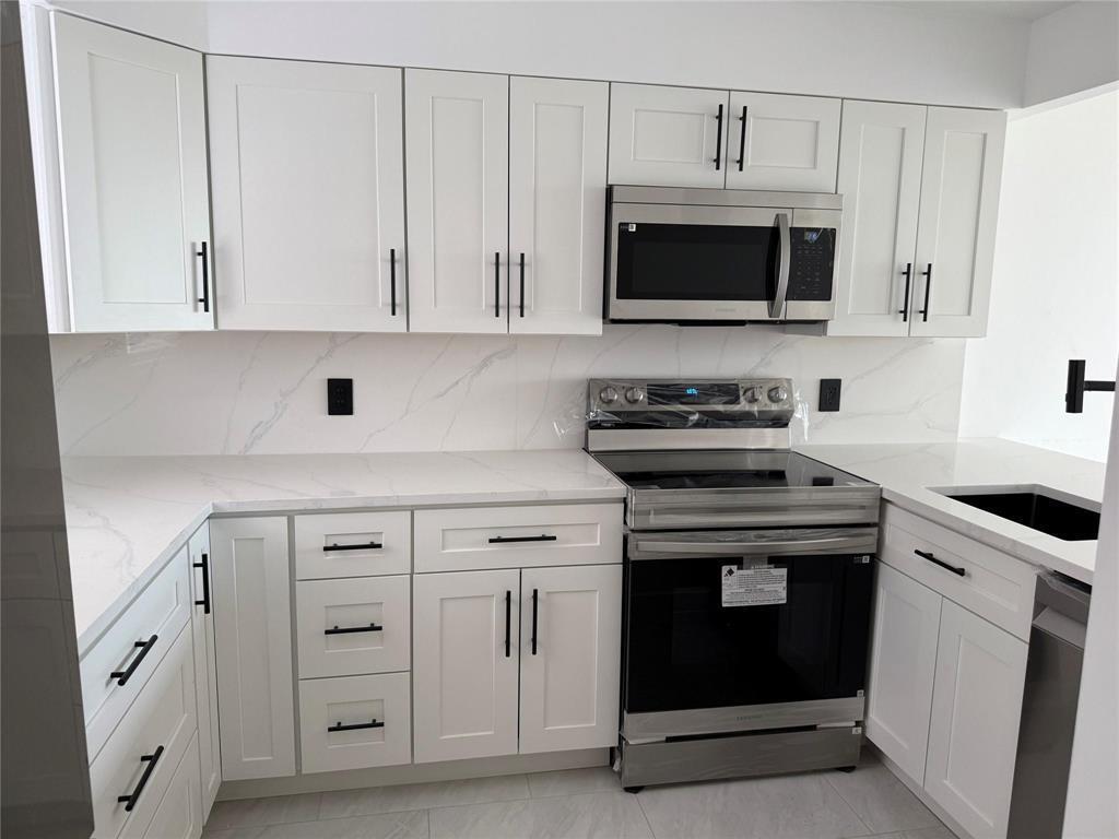 112 ROYAL PARK Drive # 4B, Oakland Park FL 33309