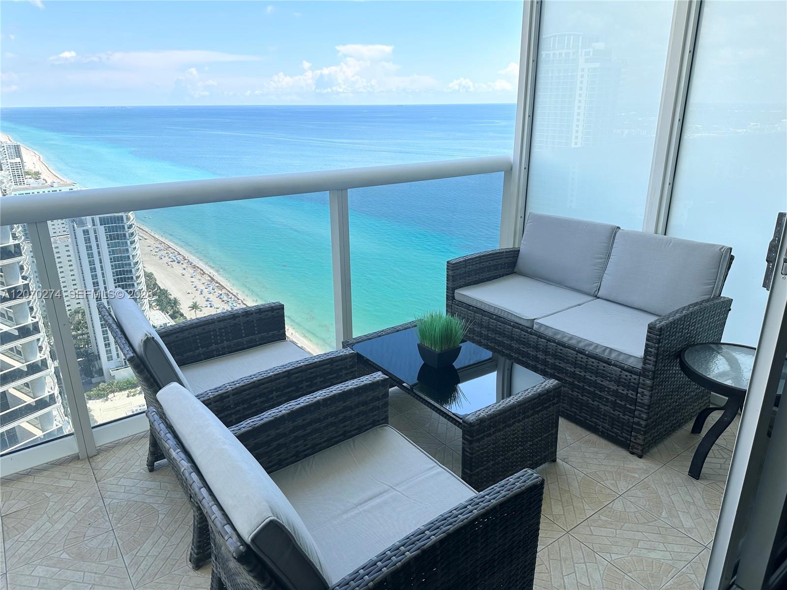 Hallandale Beach, FL