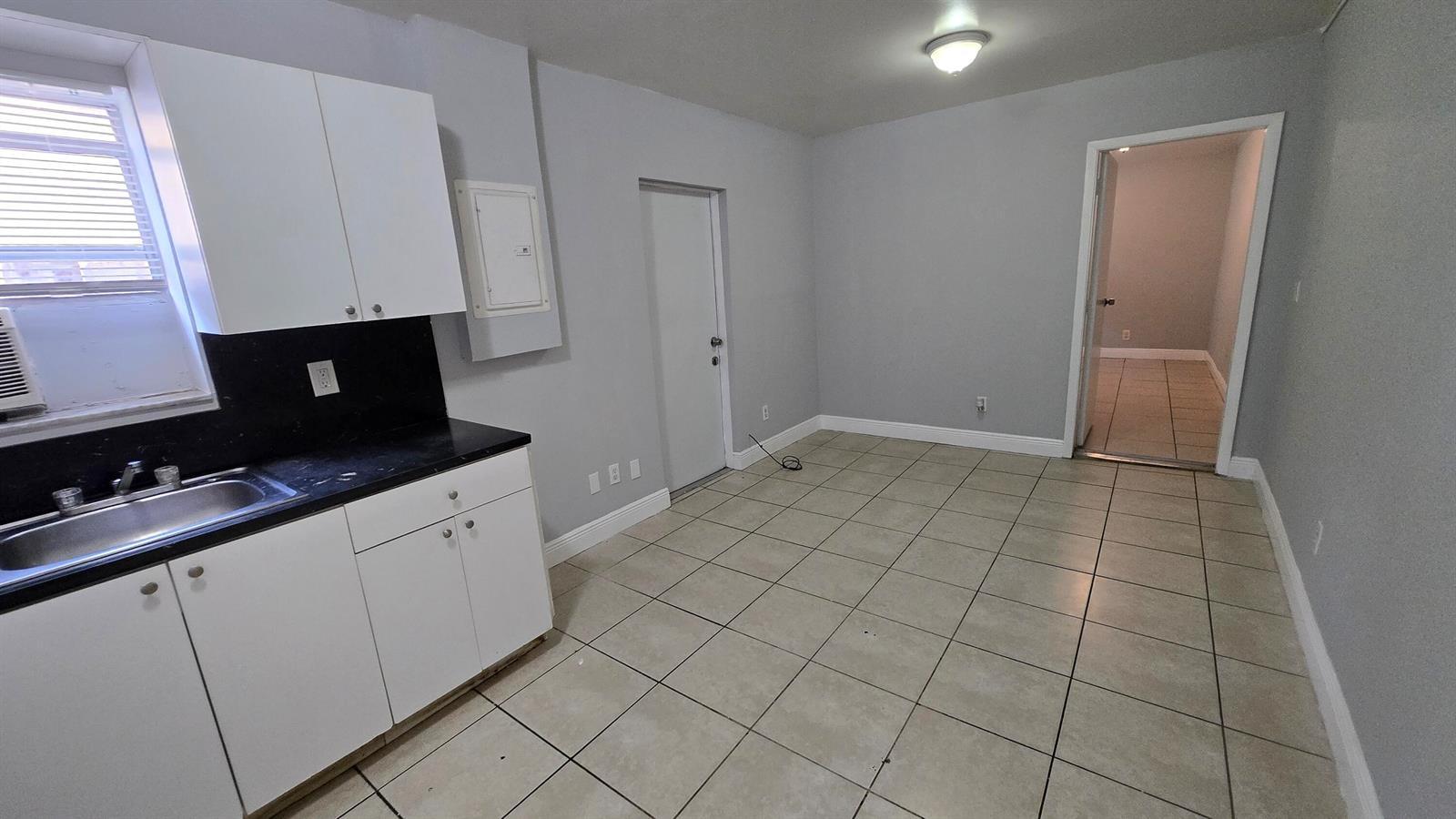 1012 NW 2ND # 6, Hallandale Beach FL 33009