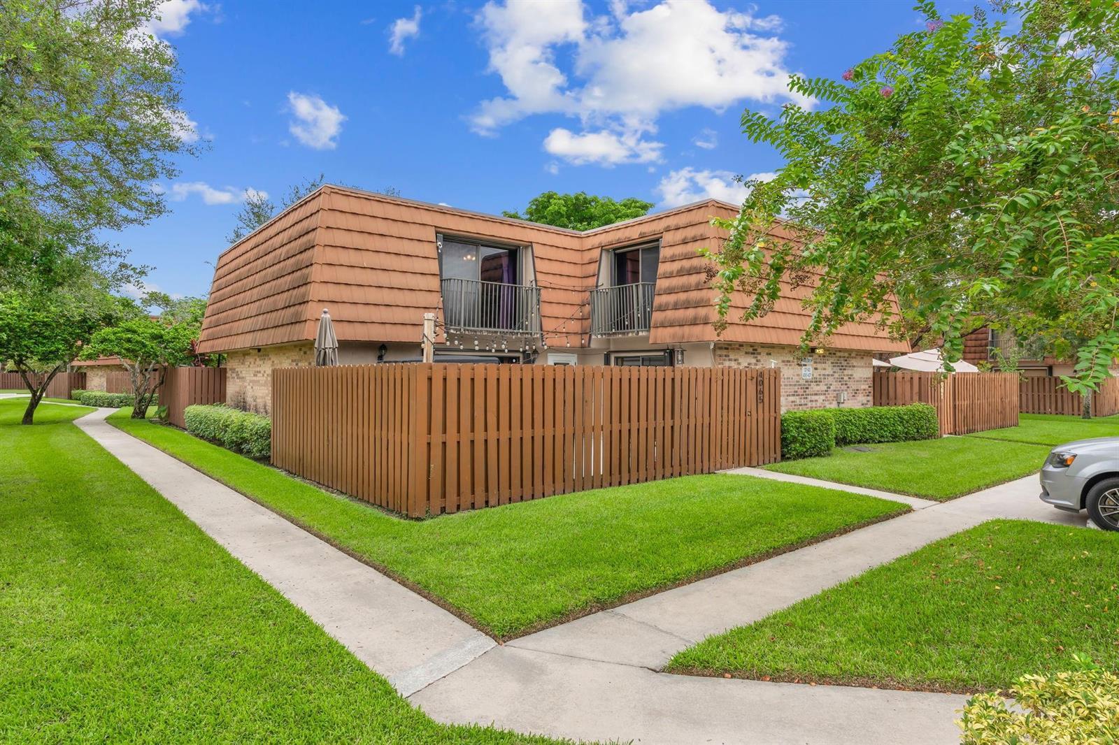 4065 WIMBLEDON Drive, Cooper City FL 33026