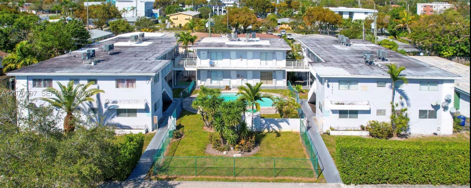 1951 NE 167th St # 15, North Miami Beach FL 33162