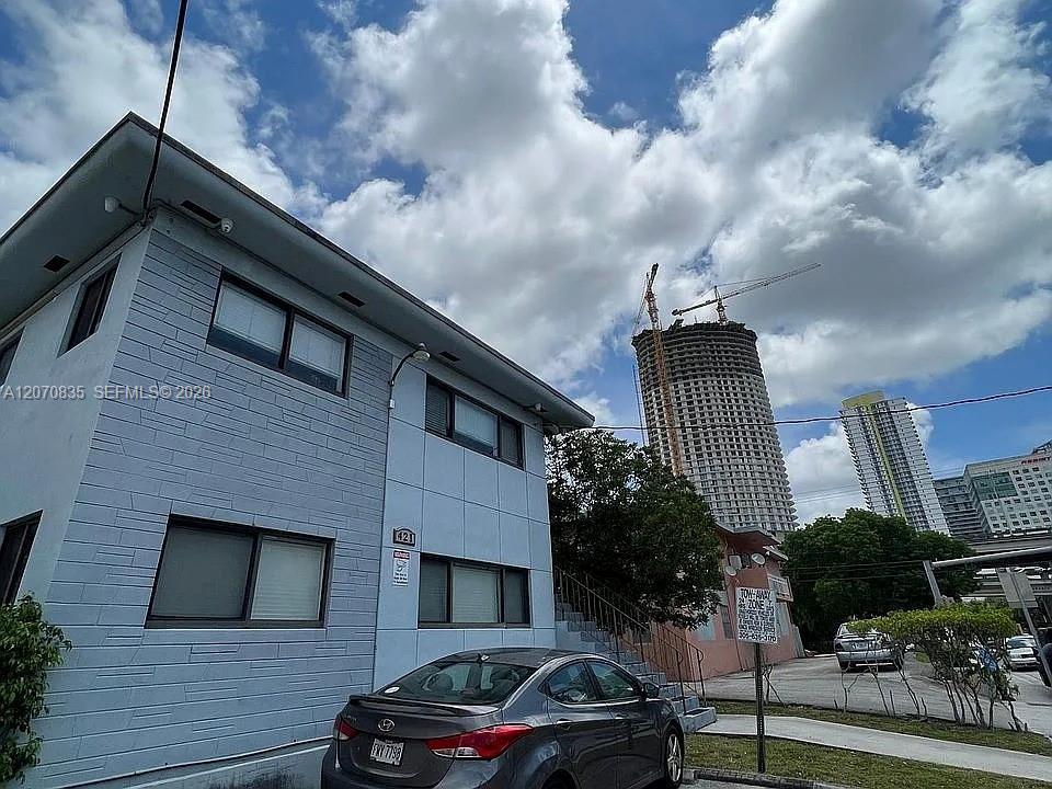 421 SW 6th St # 7, Miami FL 33130