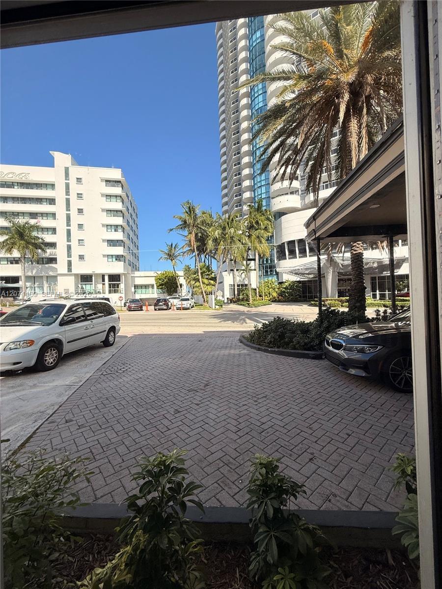 6300 Collins Ave, Miami Beach FL 33141