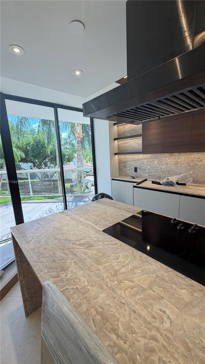 3610 Yacht Club Dr # 213, Aventura FL 33180