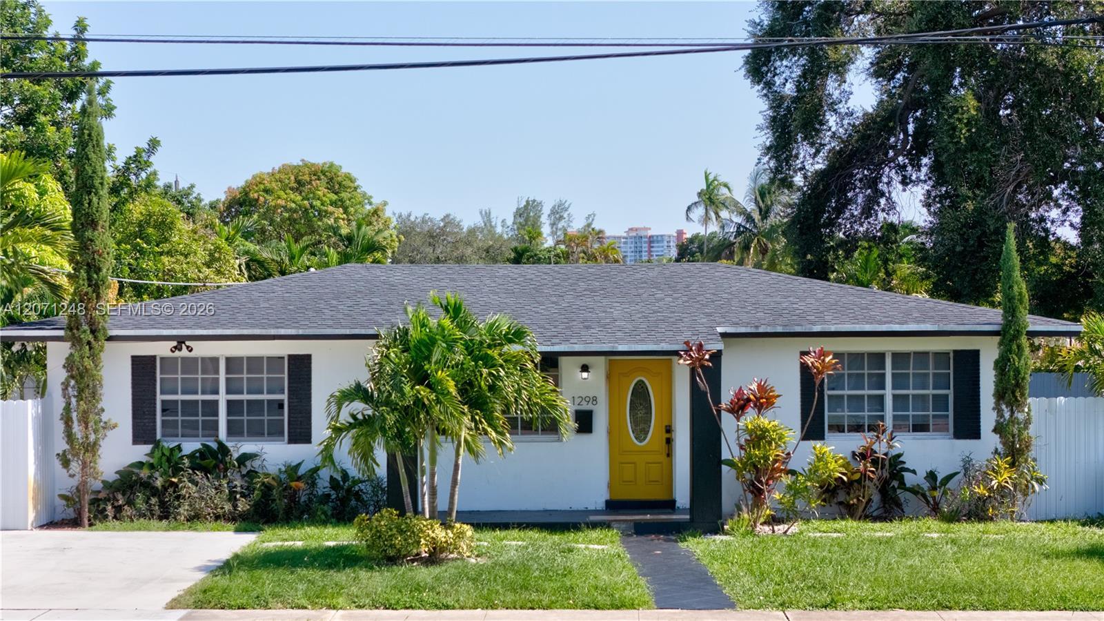 1298 NE 199th St, Miami FL 33179