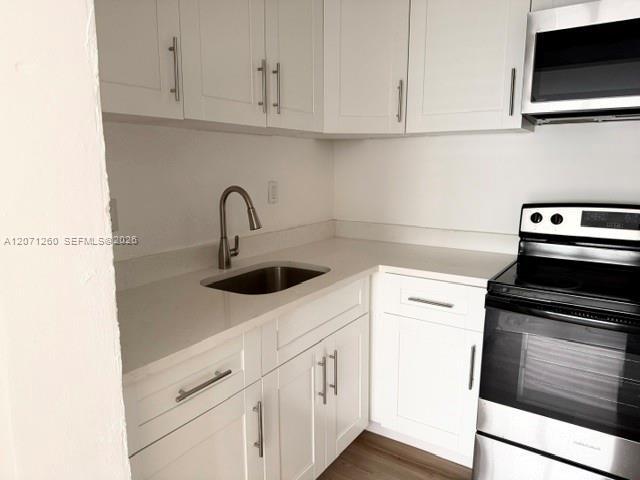401 SE 10th St rear, Hallandale Beach FL 33009