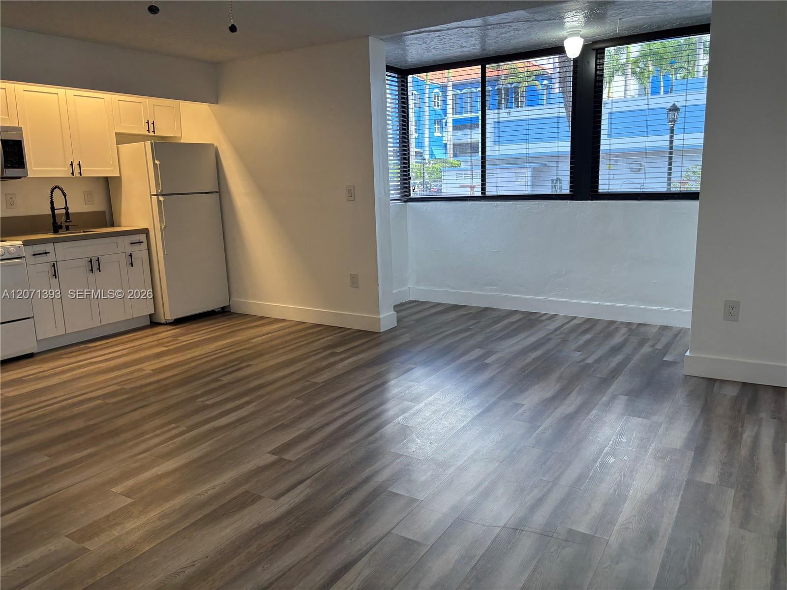 5033 NW 7th St # 101, Miami FL 33126