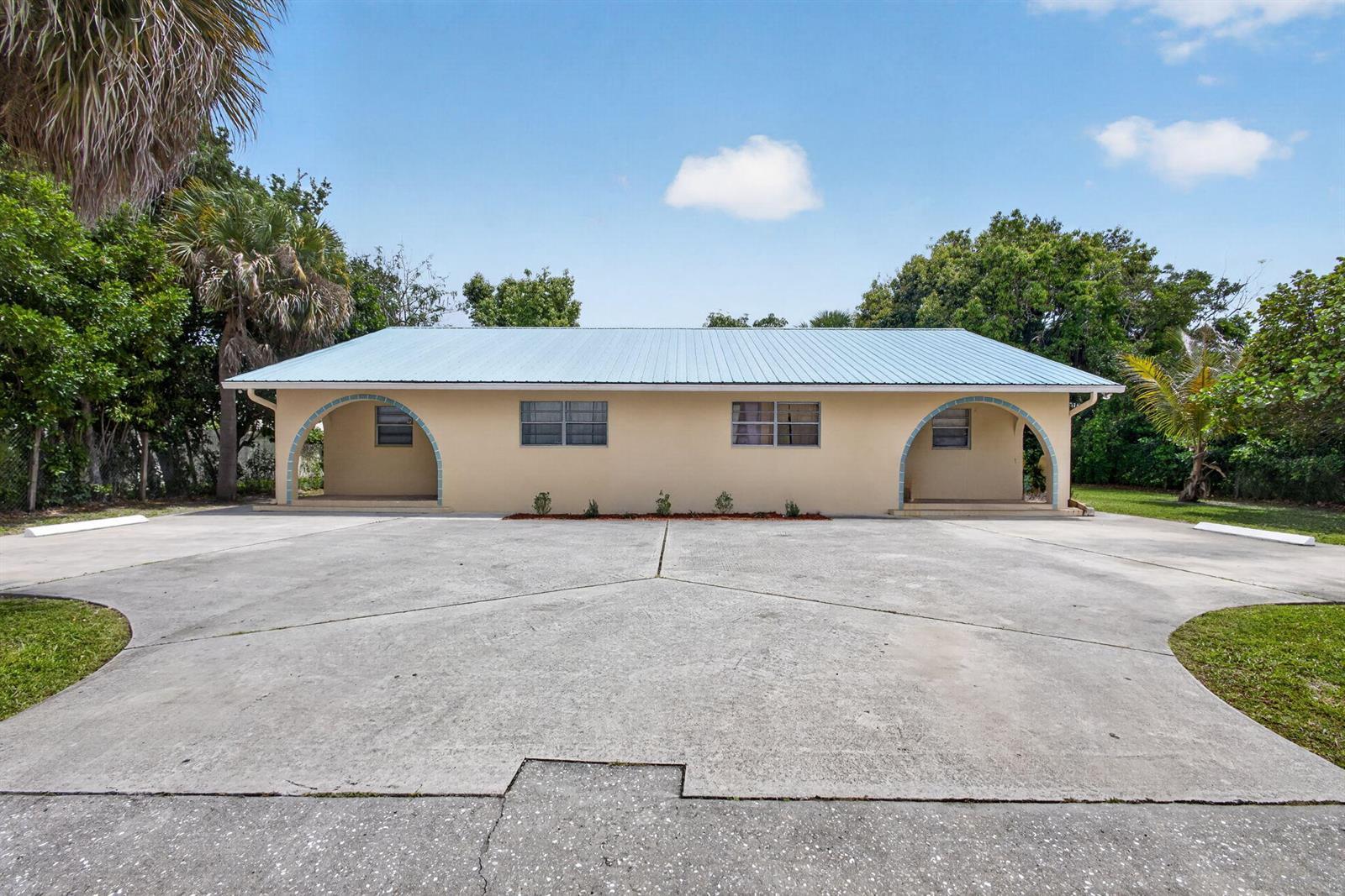 9484 Sun Court, Palm Beach Gardens FL 33403