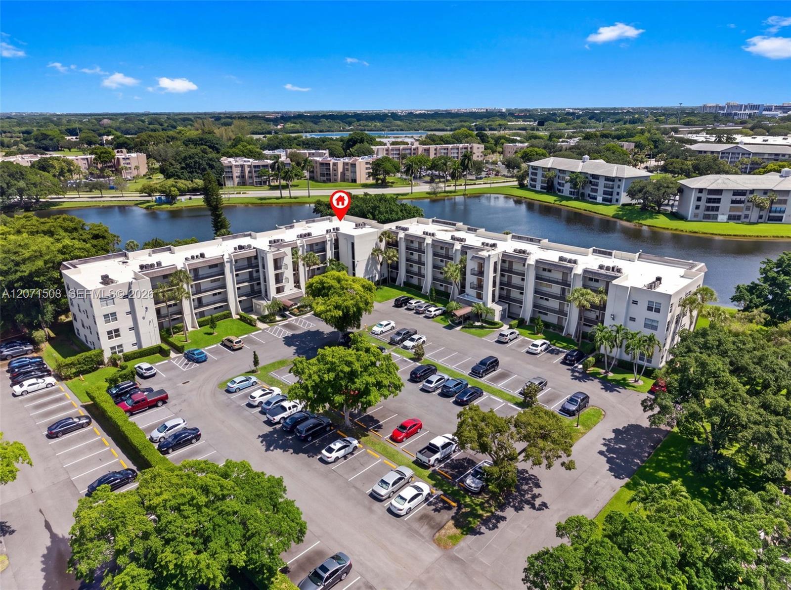 9440 Poinciana Pl # 302, Davie FL 33324