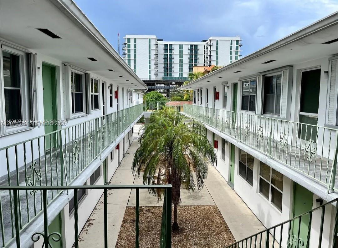 1824 Monroe St # 8, Hollywood FL 33020