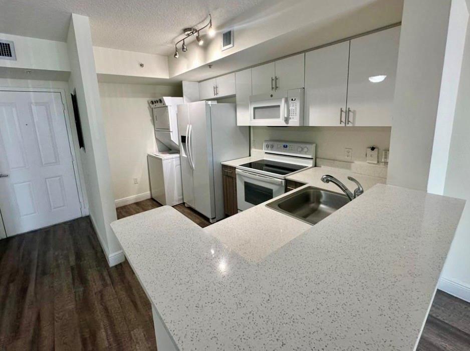 18335 NW 68 Avenue # 616, Hialeah FL 33015