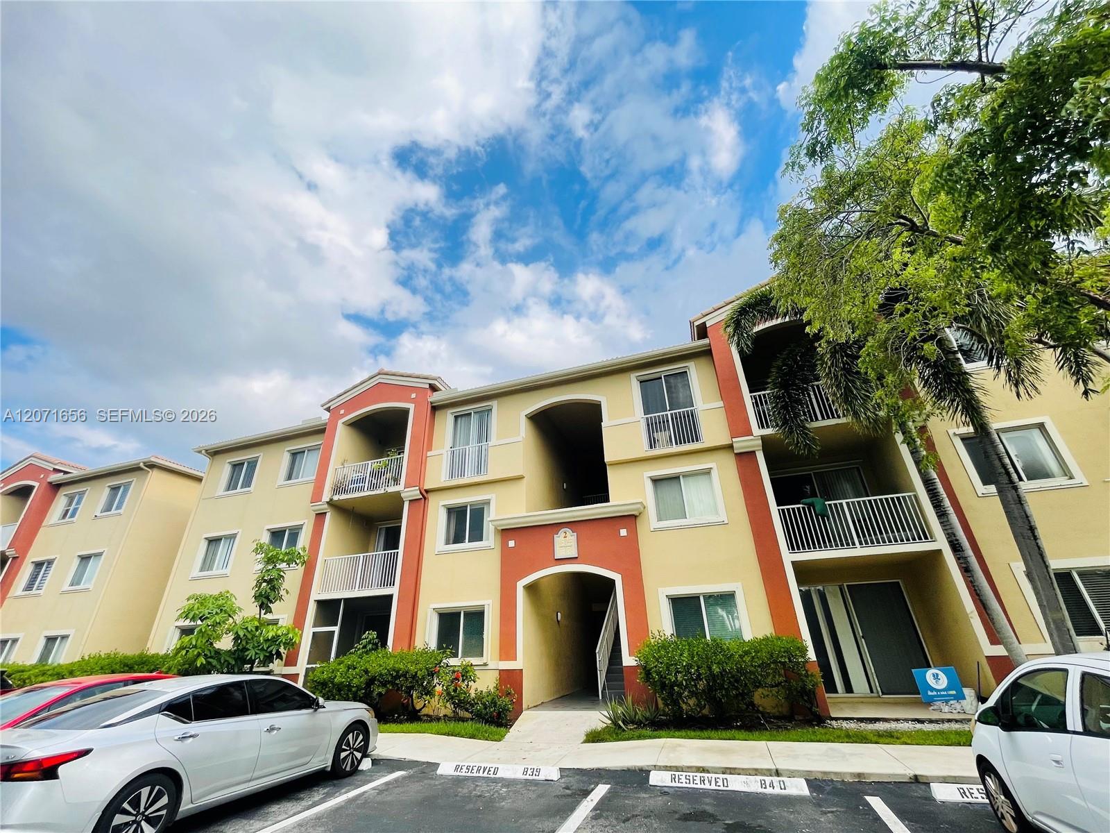 7085 Nova Dr # 318, Davie FL 33317