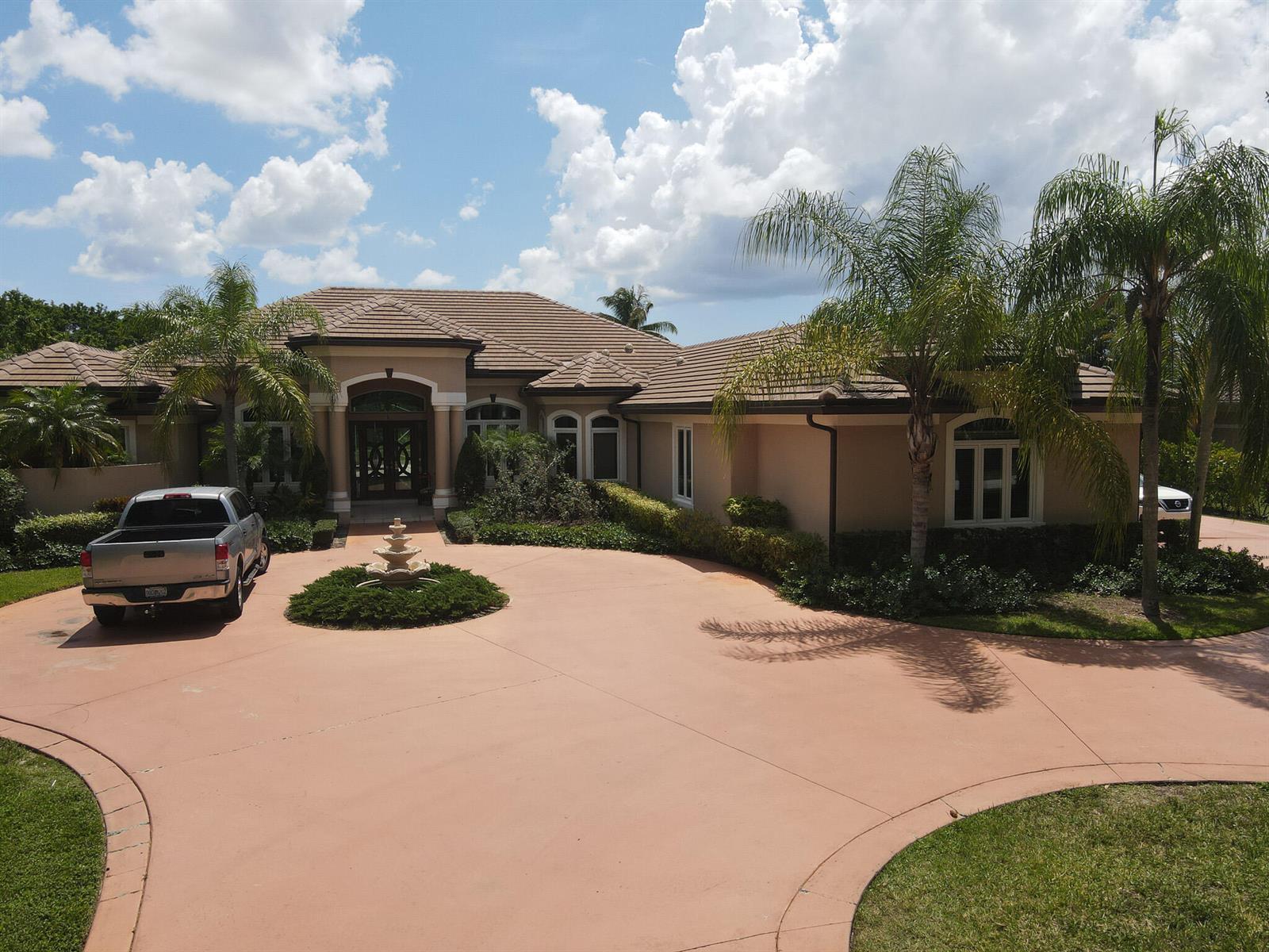 8480 MAN O WAR Road, Palm Beach Gardens FL 33418