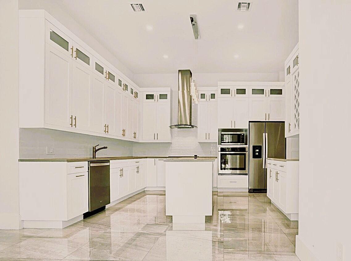 2517 Oceanview Avenue E, Delray Beach FL 33444