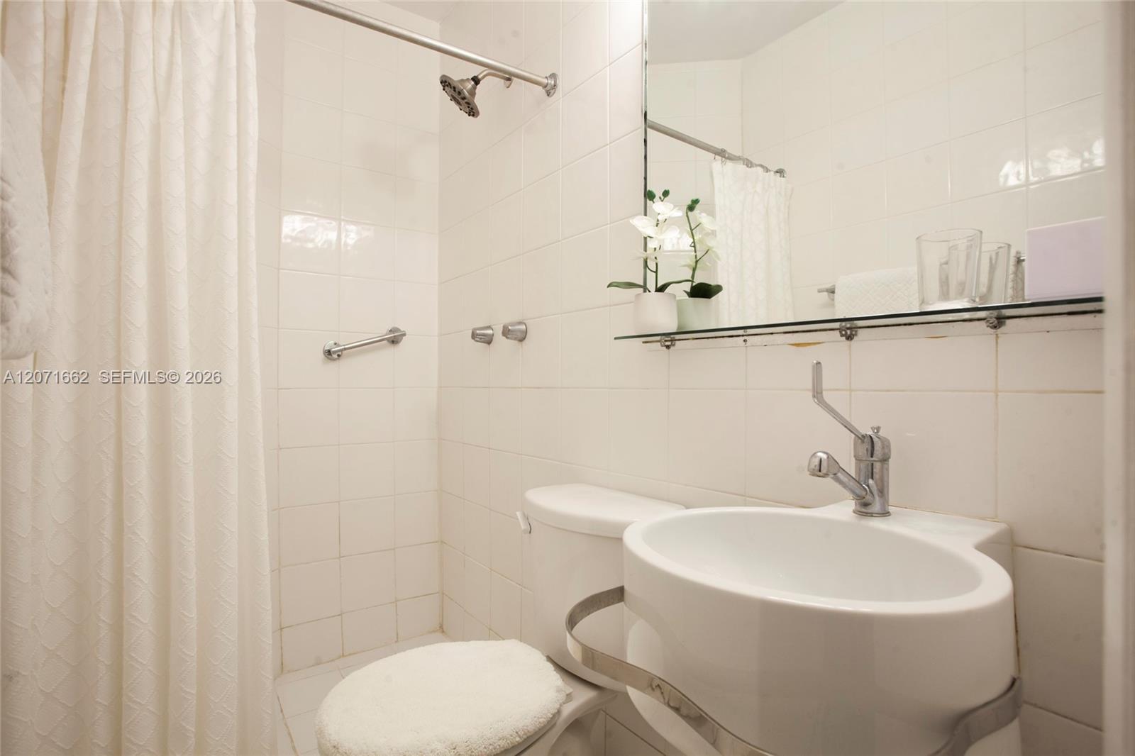 4720 Pine Tree Dr # 1, Miami Beach FL 33140