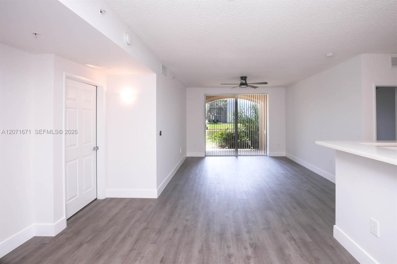 8050 N Nob Hill Rd # 106, Tamarac FL 33321