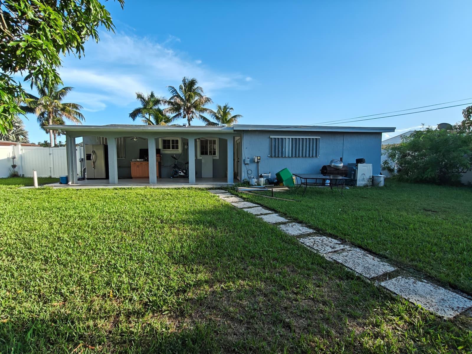 324 Mid Pines Road, Palm Springs FL 33461