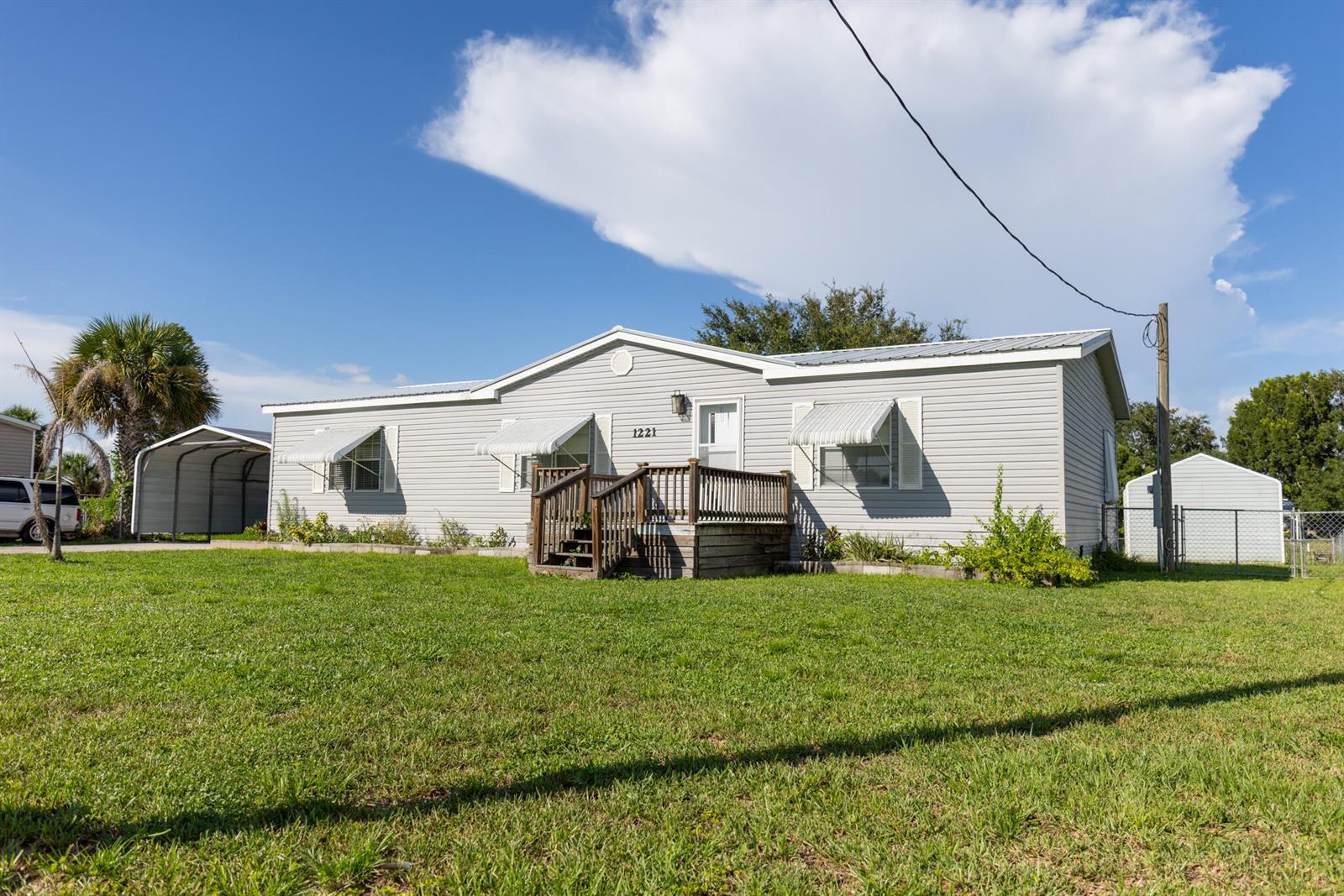 1221 CHOBEE Street, Okeechobee FL 34974