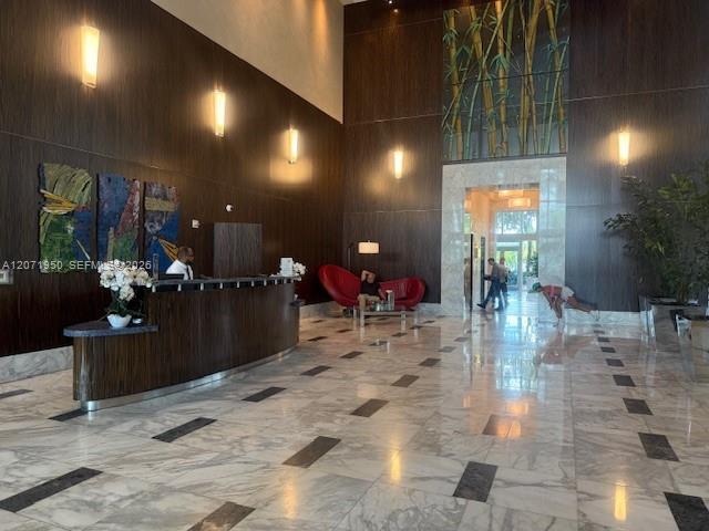 185 SW 7th St # 3803, Miami FL 33130