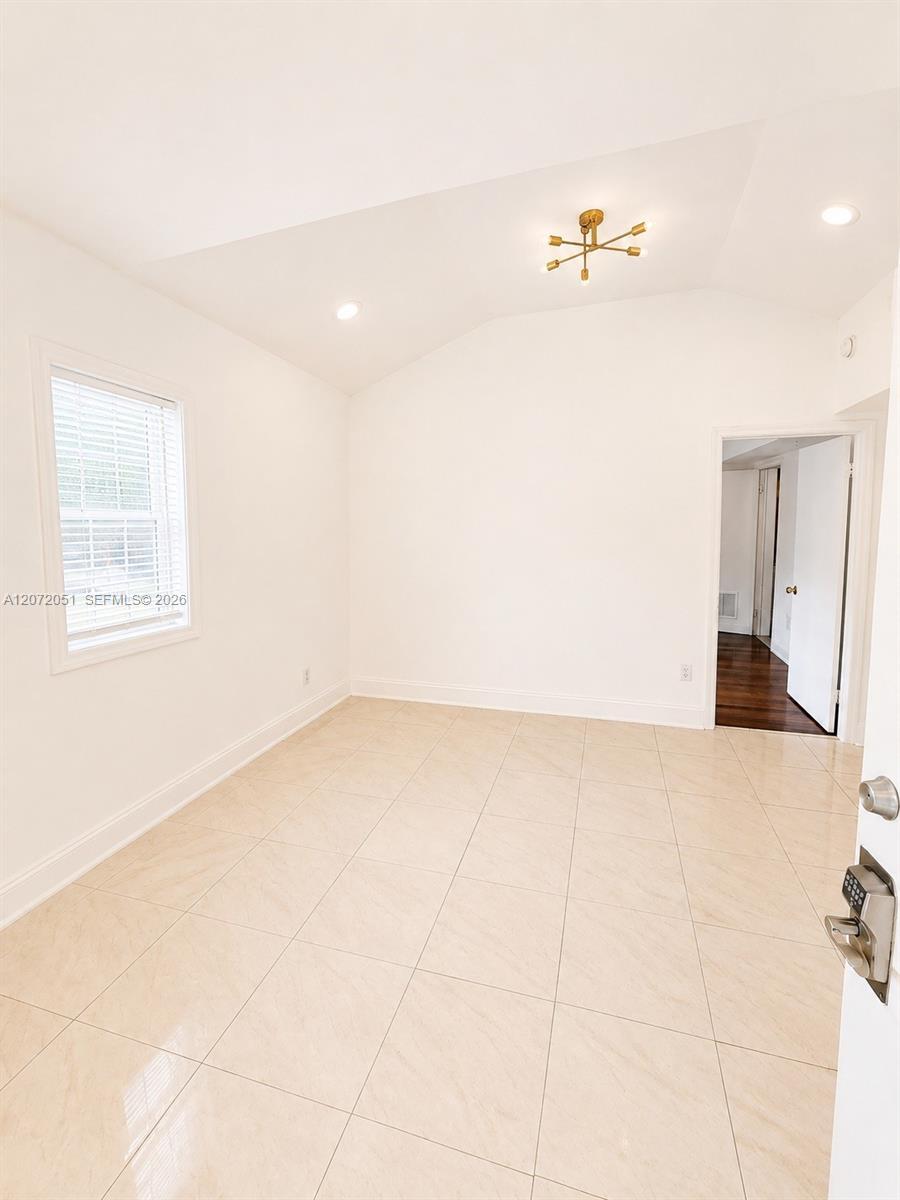 1440 Pennsylvania Ave # 3, Miami Beach FL 33139