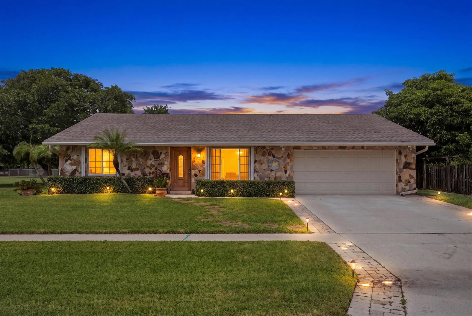 4778 Blue Pine Circle, Lake Worth FL 33463