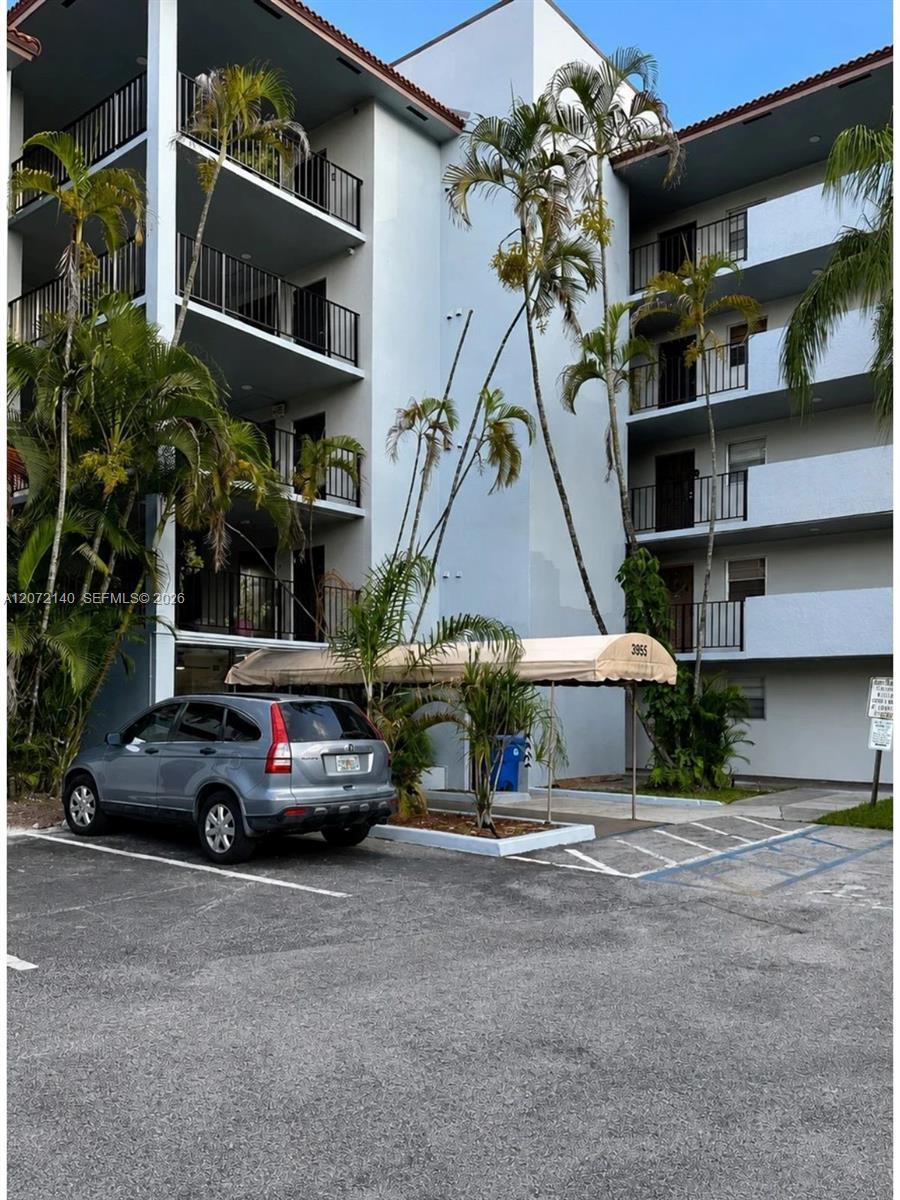 3955 N Nob Hill Rd # 403, Sunrise FL 33351