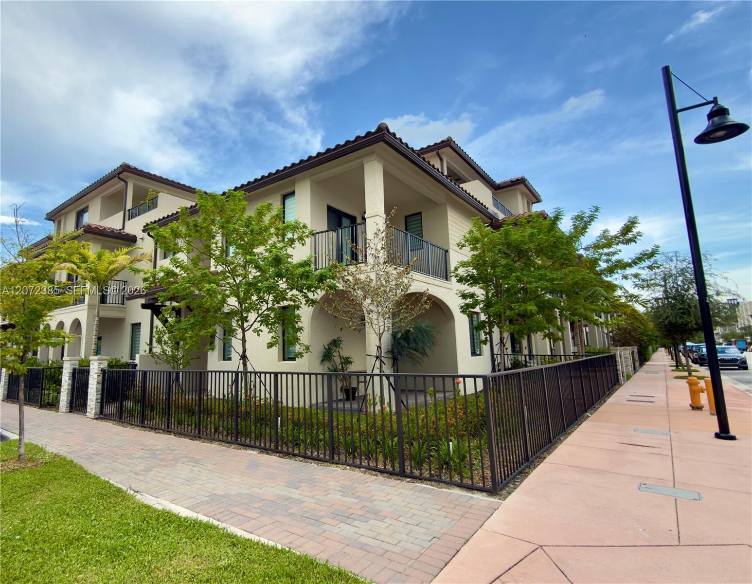 8388 NW 49th St, Doral FL 33166