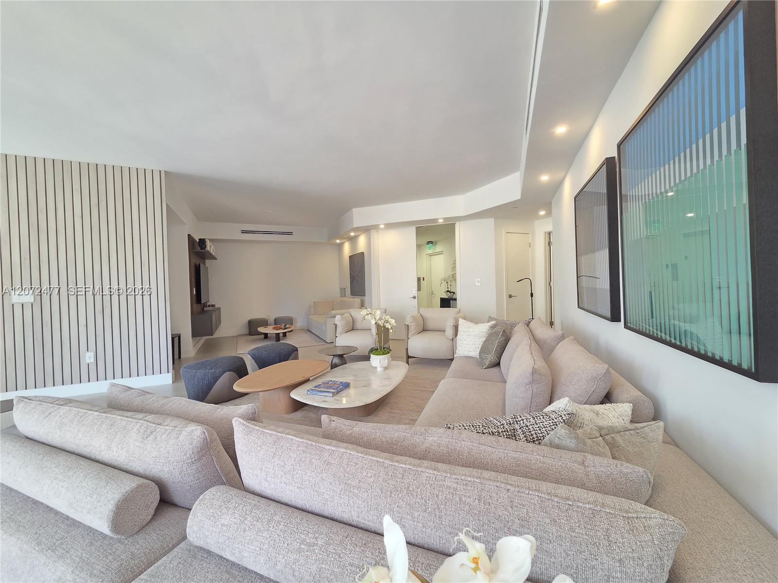 739 Crandon Blvd # 202, Key Biscayne FL 33149