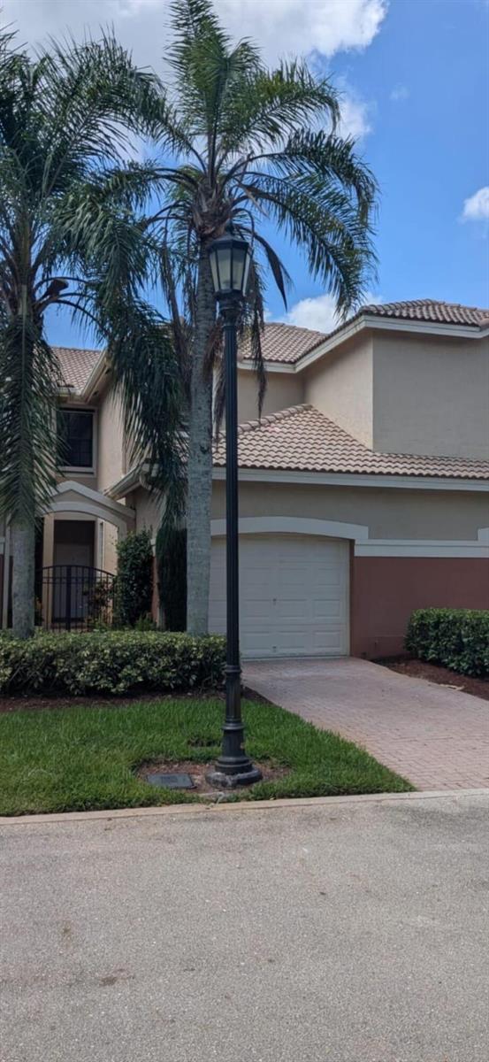 3892 TREE TOP Drive, Weston FL 33332