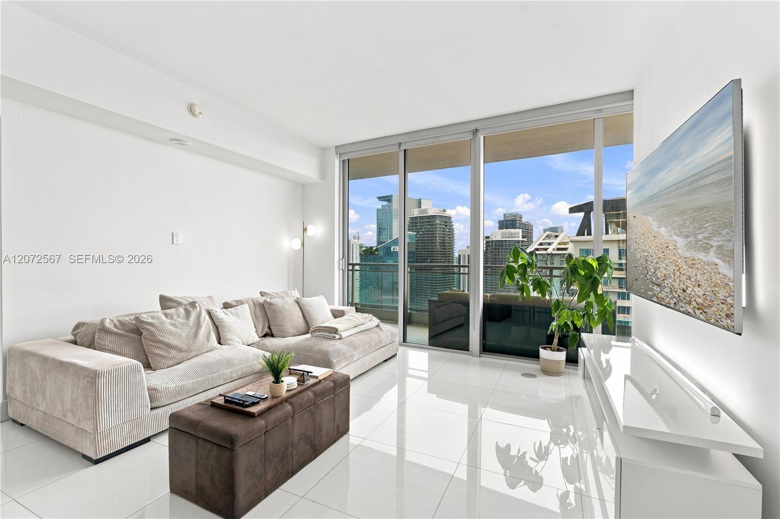 92 SW 3rd St # 4904, Miami FL 33130