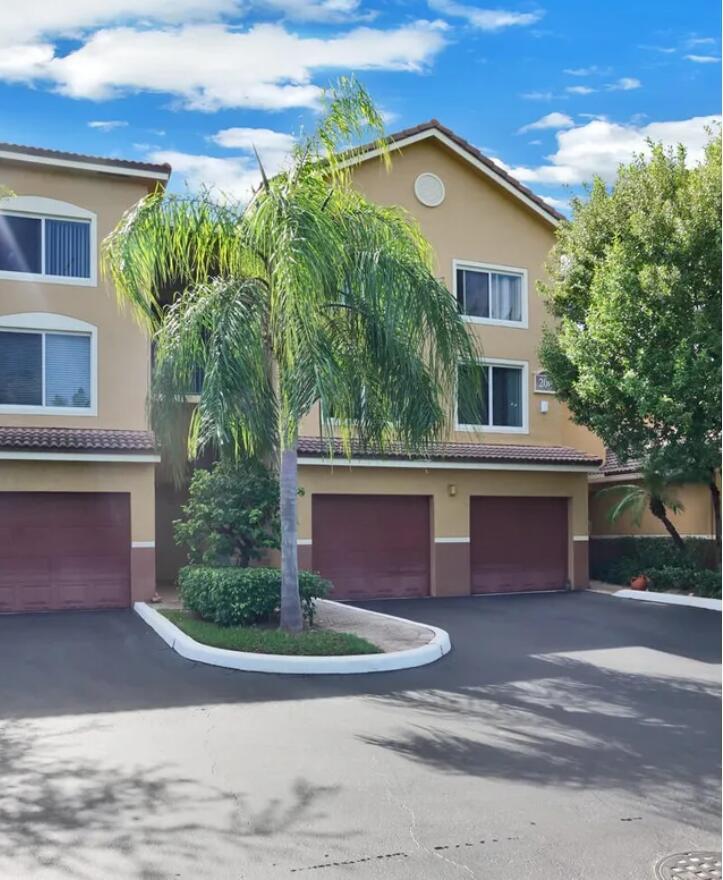 200 Scotia Drive # 202, Hypoluxo FL 33462