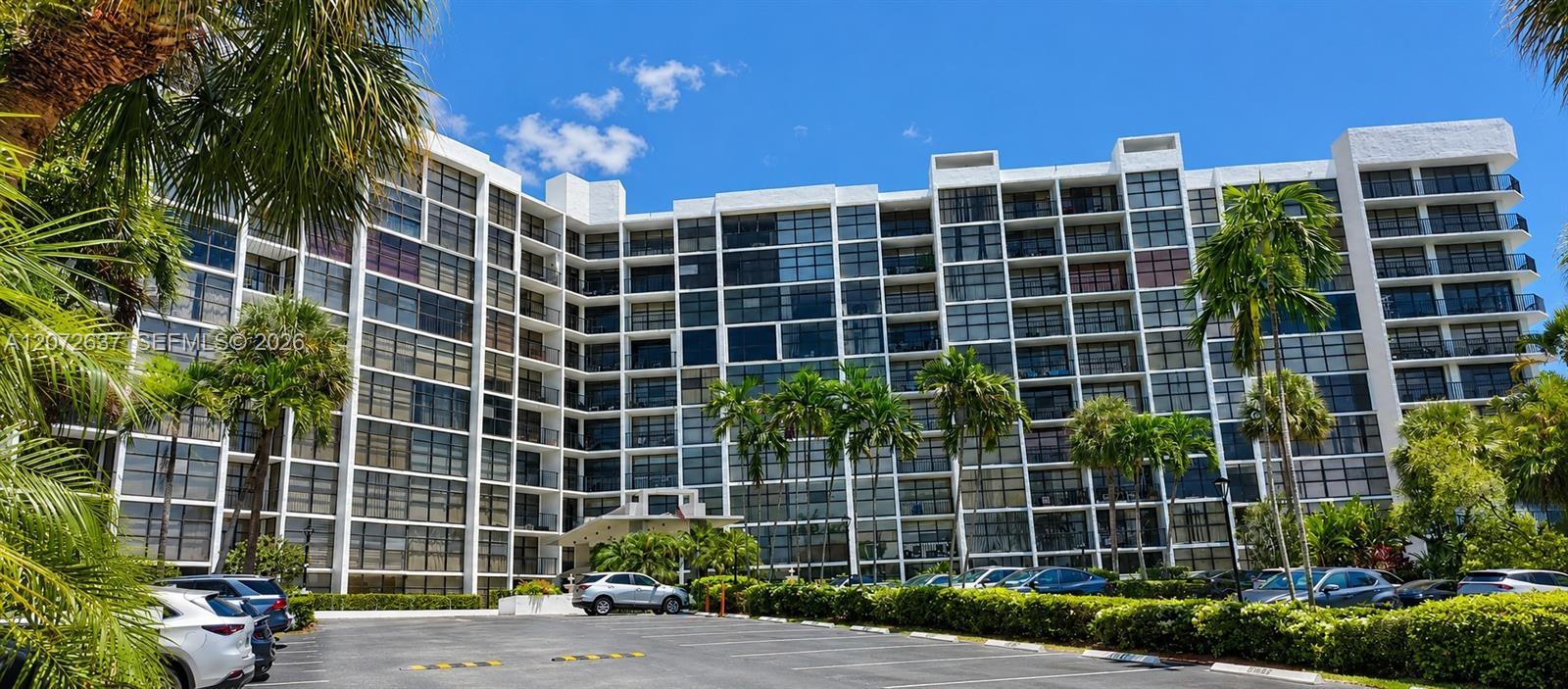600 Parkview Dr # 224, Hallandale Beach FL 33009
