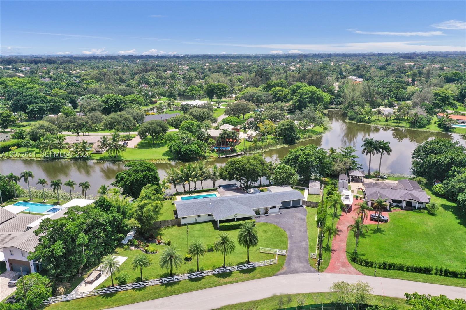 10880 SW 25th St, Davie FL 33324