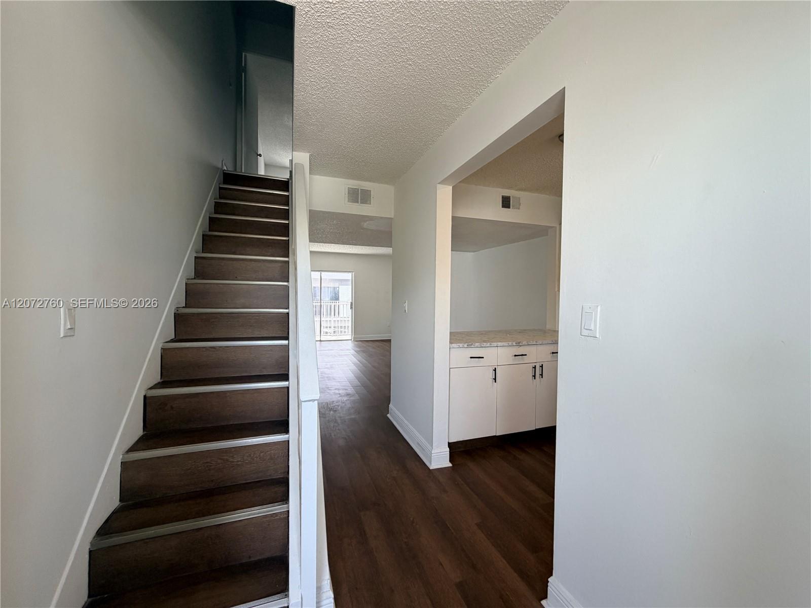 2710 W 76th St # 206, Hialeah FL 33016