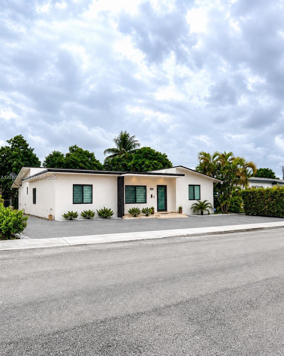 530 E 56th St # 530, Hialeah FL 33013