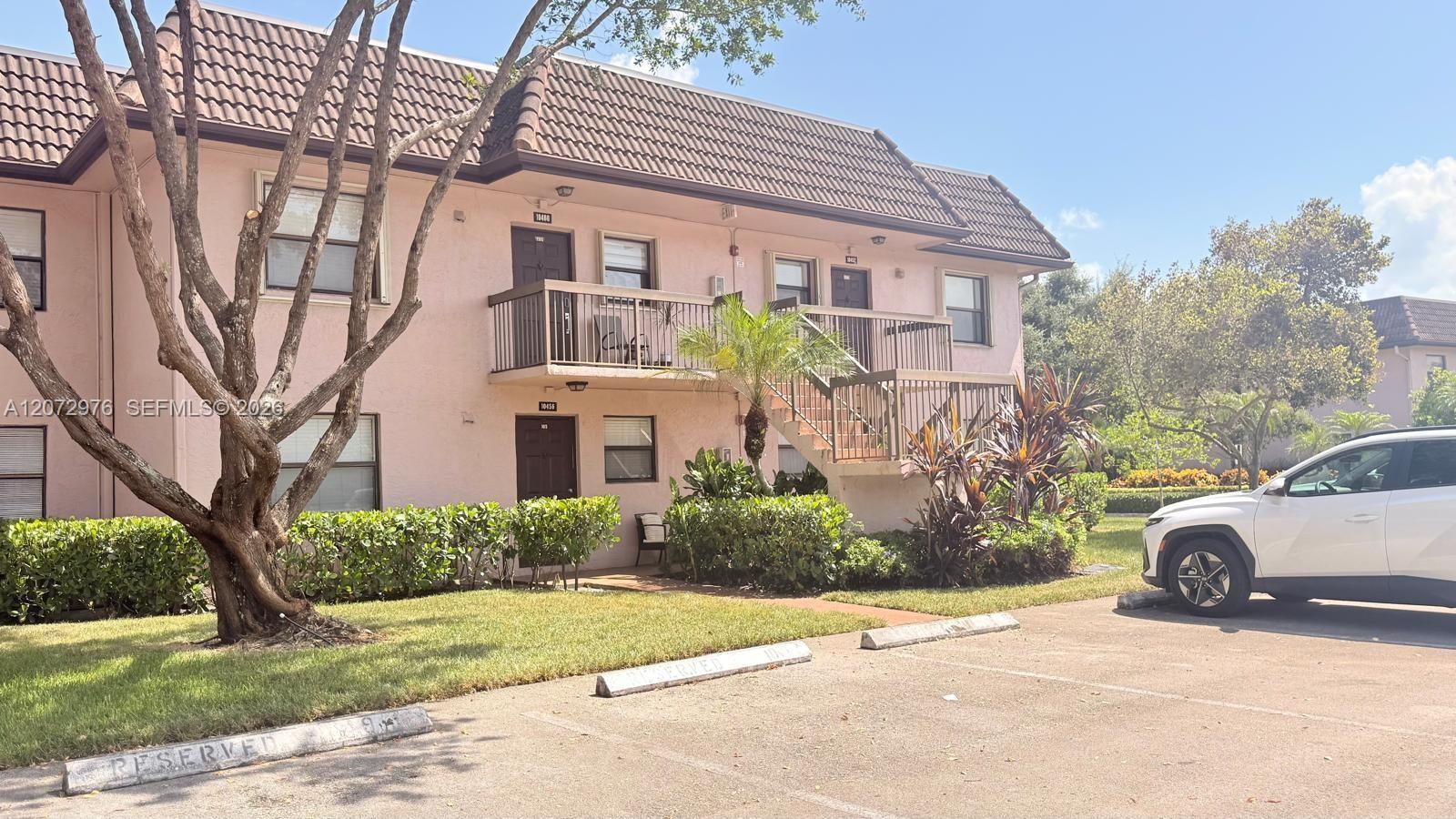 10361 NW 11th St # 203, Pembroke Pines FL 33026