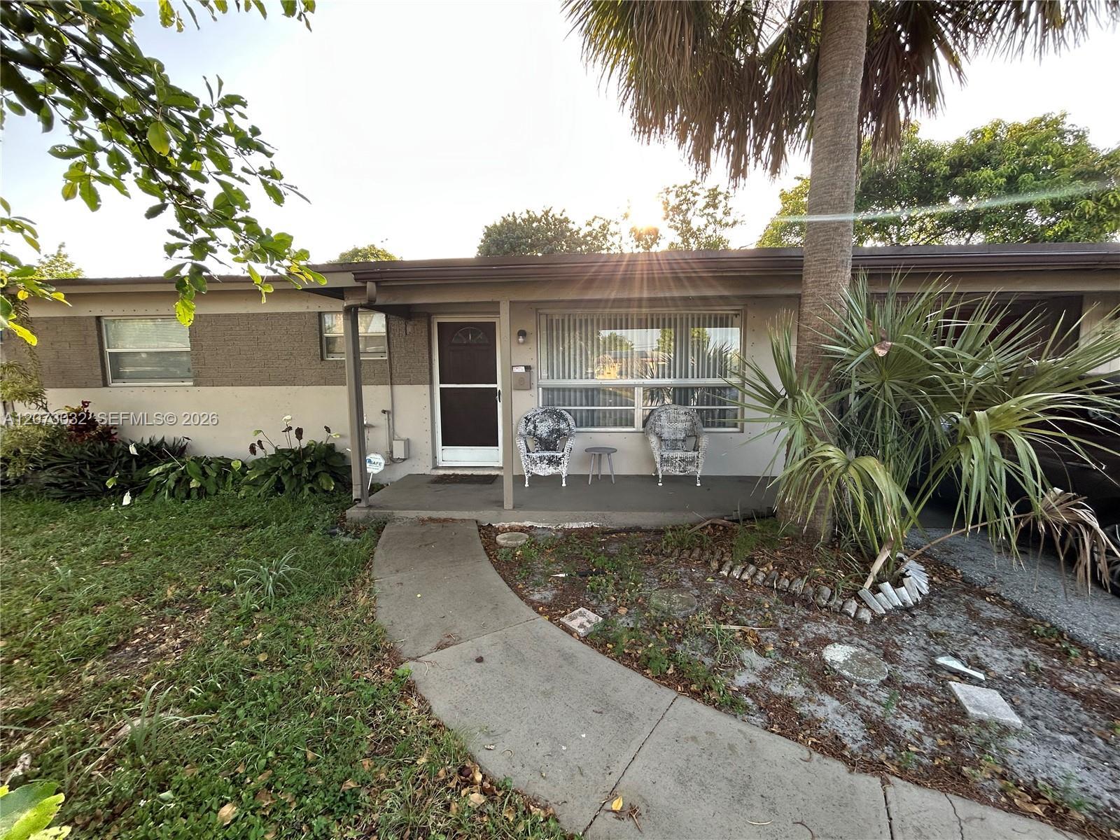 571 SW 29th Ter, Fort Lauderdale FL 33312