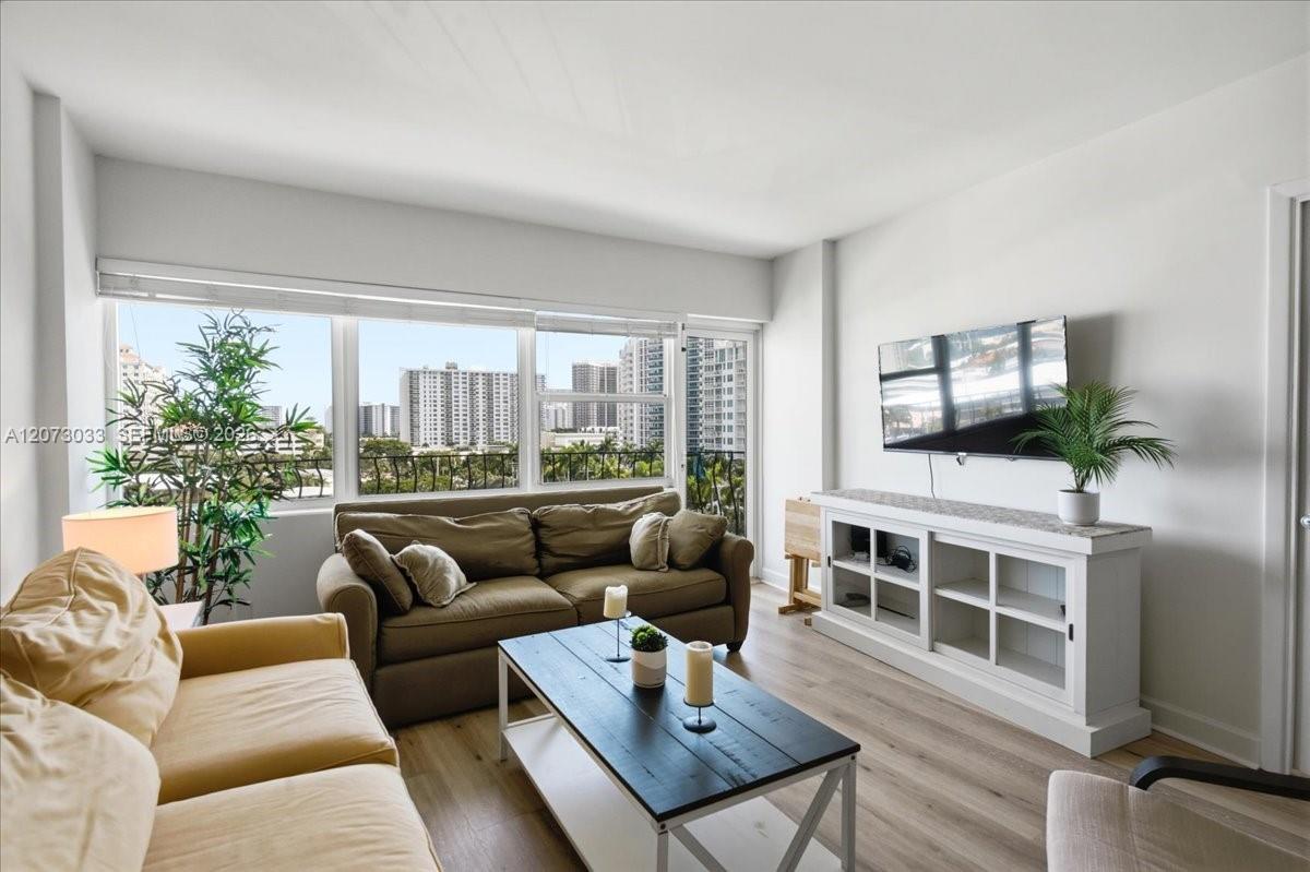 3250 NE 28th St # 806, Fort Lauderdale FL 33308