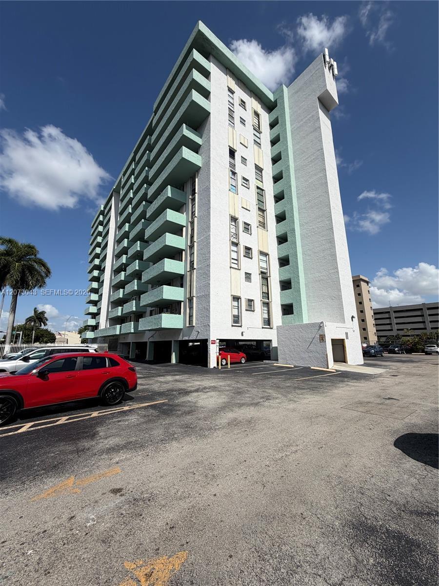 1825 W 44th Pl # 308, Hialeah FL 33012
