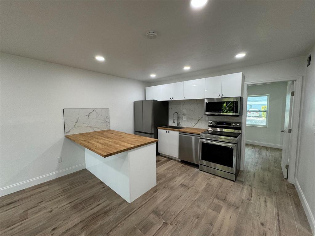 2200 NE 173RD Street # 4, North Miami Beach FL 33160