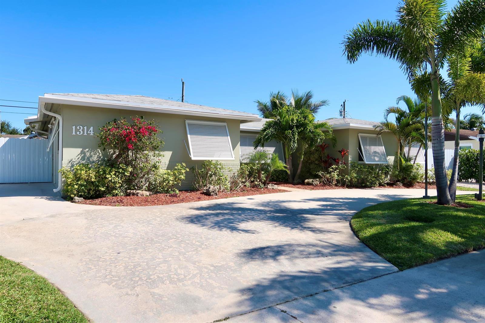 1314 BARRINGTON Drive, West Palm Beach FL 33406