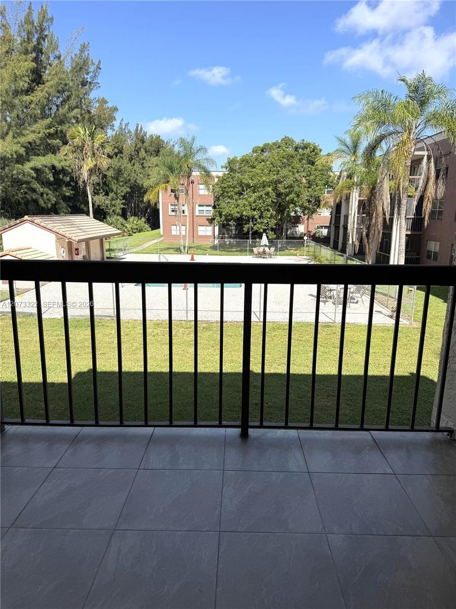 7020 Nova Dr # 209D, Davie FL 33317