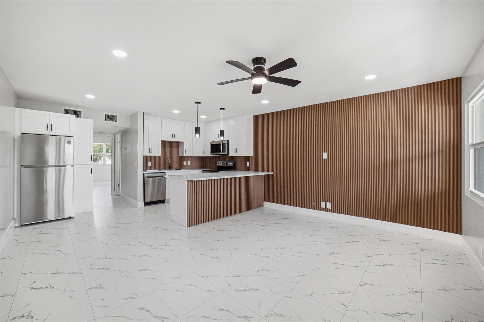 350 Farnham Q # 350, Deerfield Beach FL 33442