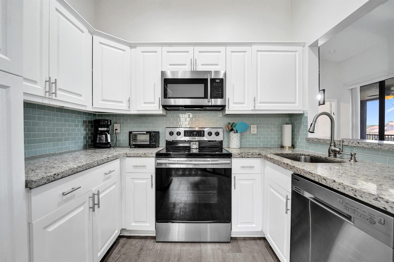 10631 NW 14th Street # 212, Plantation FL 33322