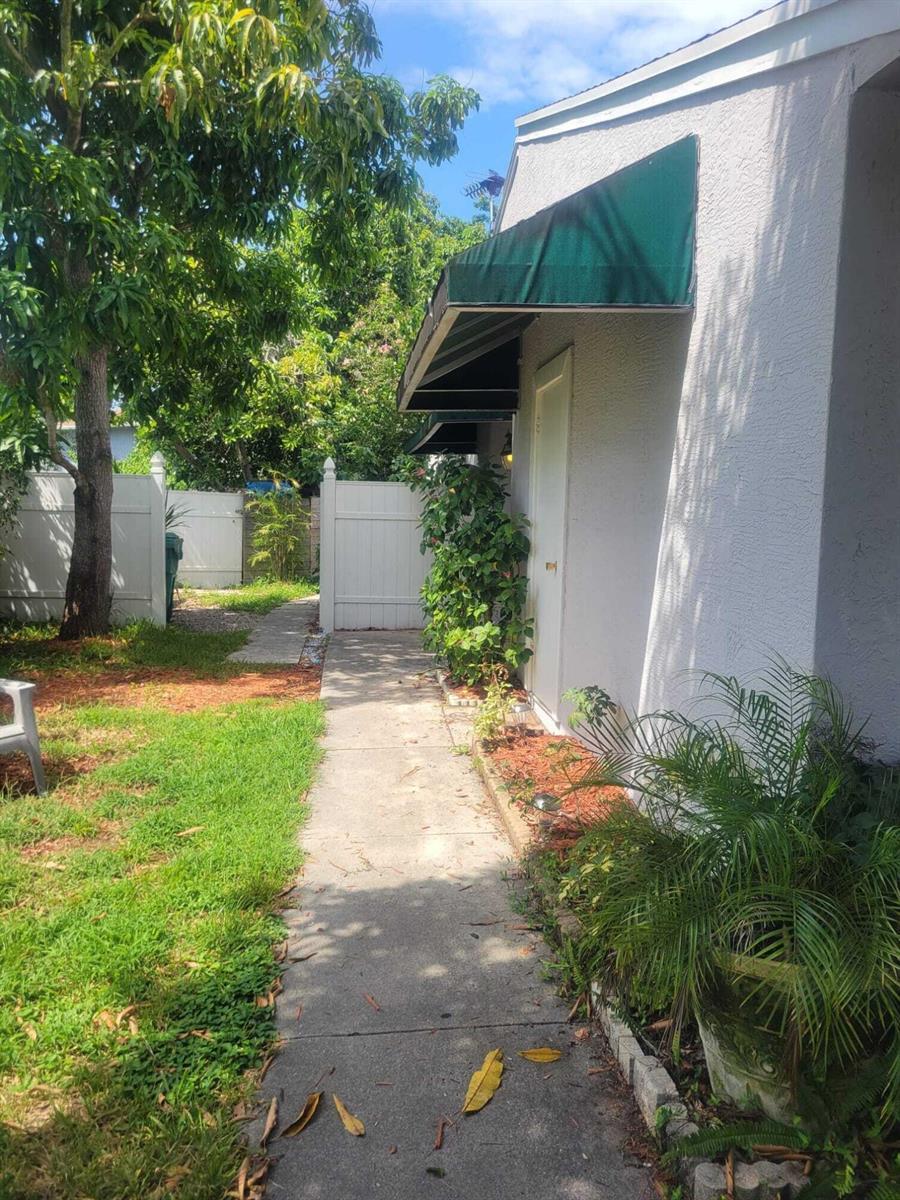 5337 NW 5th Street, Delray Beach FL 33445