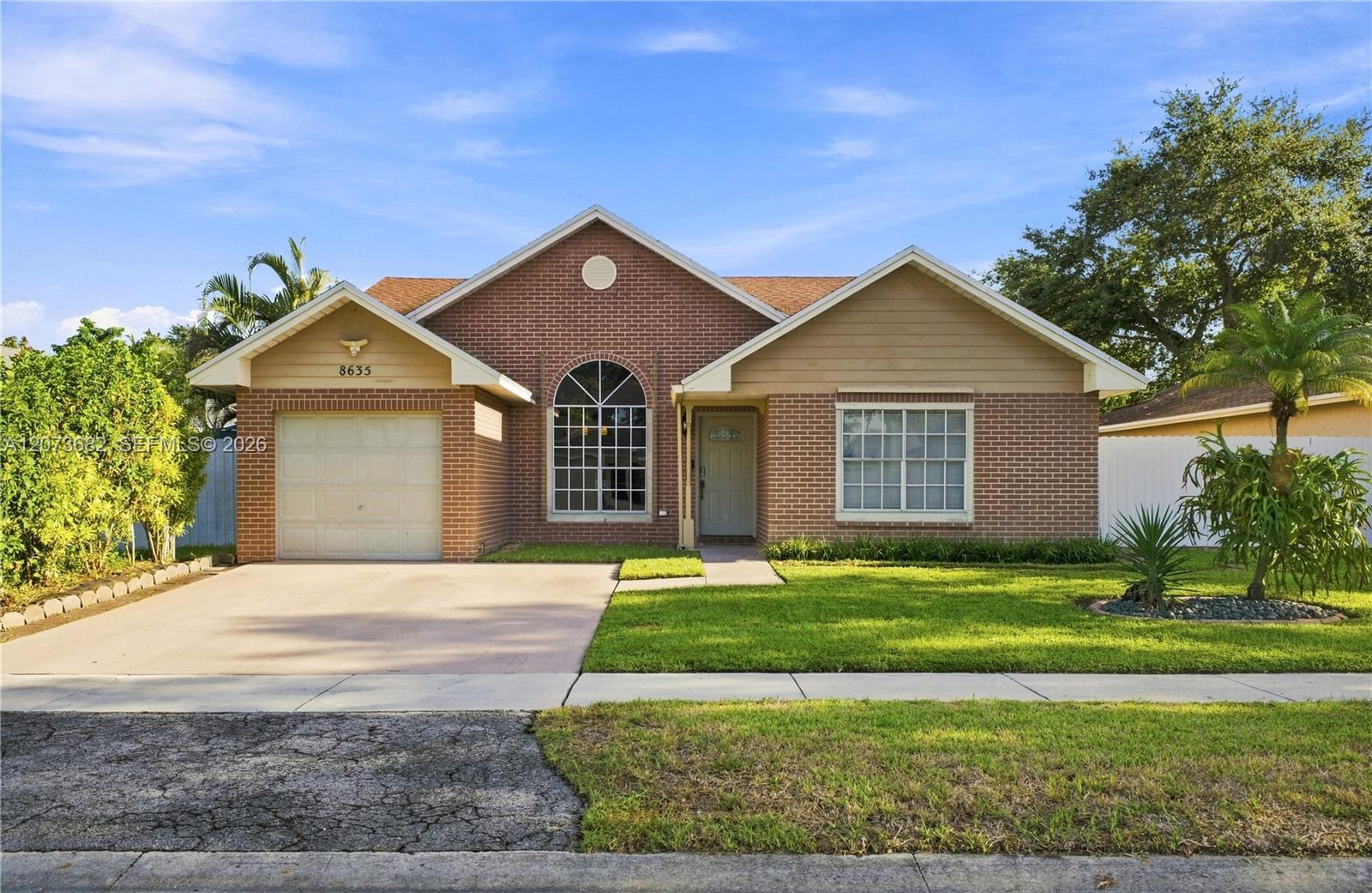 8635 SW 15th St, Pembroke Pines FL 33025
